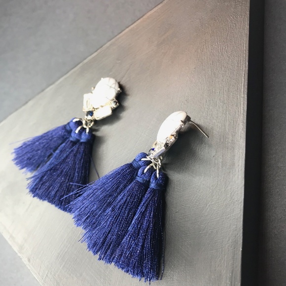 🆑 Tassel Earrings in Navy - Picture 4 of 4